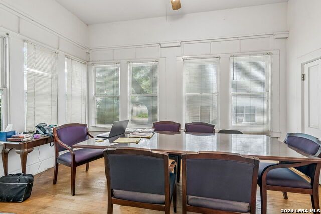 1032 W Woodlawn Property Photo 15