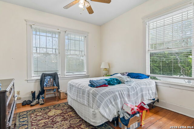1032 W Woodlawn Property Photo 19