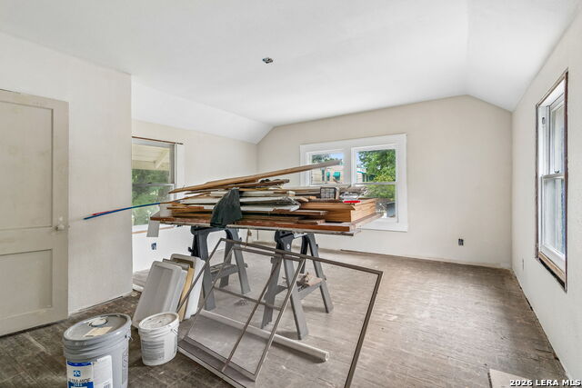 1032 W Woodlawn Property Photo 32