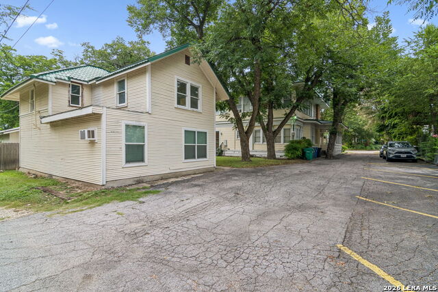 1032 W Woodlawn Property Photo 38