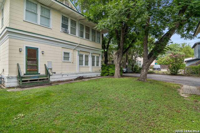 1032 W Woodlawn Property Photo 39