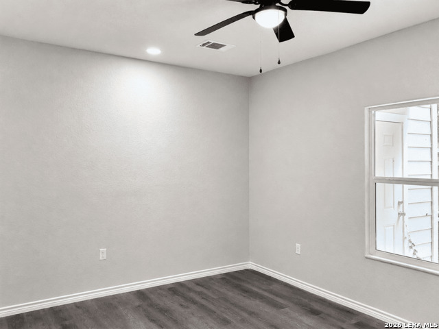 7602 Windsor Oaks Property Photo 4