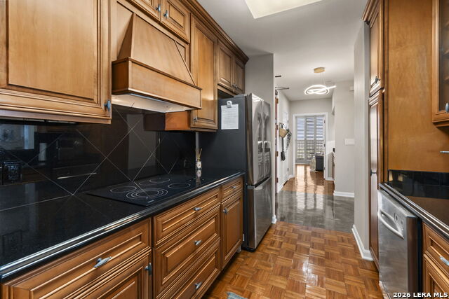1 Towers Park Ln Property Photo 9