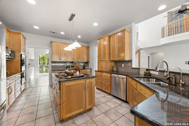 373 Wentworth Property Photo 14