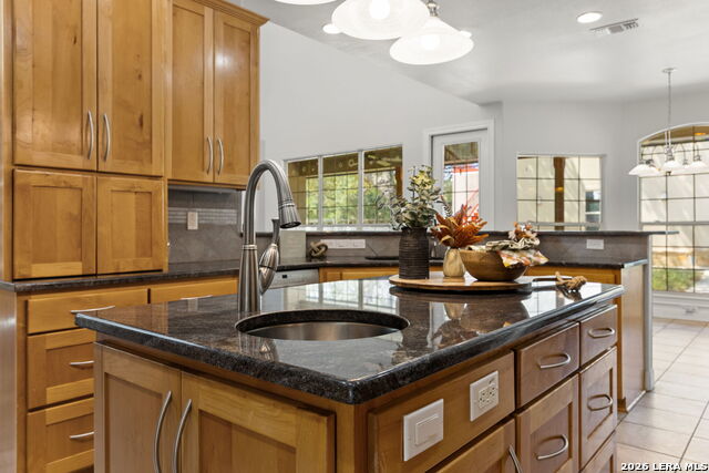 373 Wentworth Property Photo 19