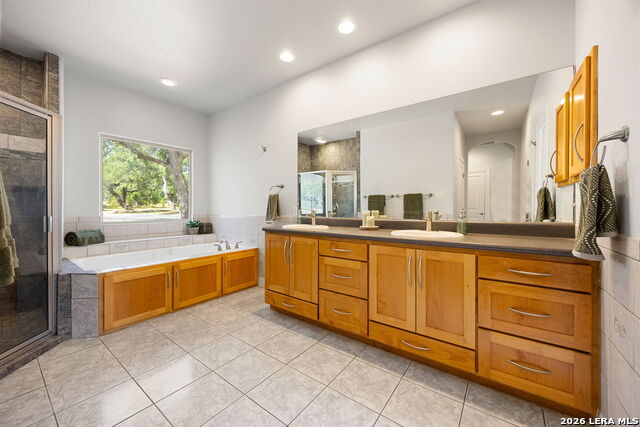 373 Wentworth Property Photo 24
