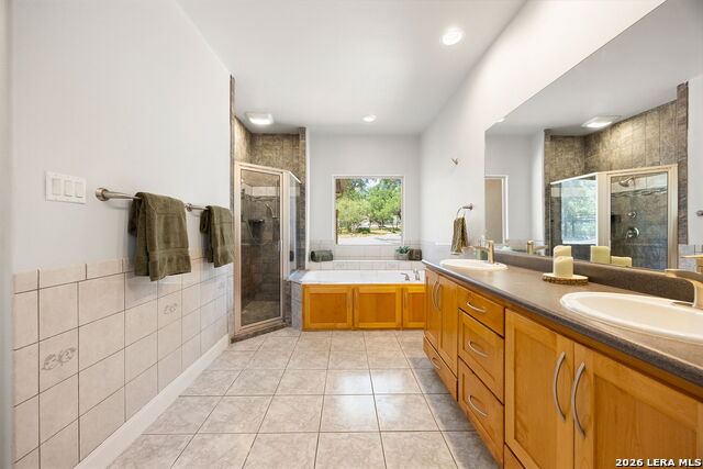 373 Wentworth Property Photo 25