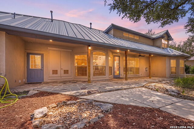 373 Wentworth Property Photo 44