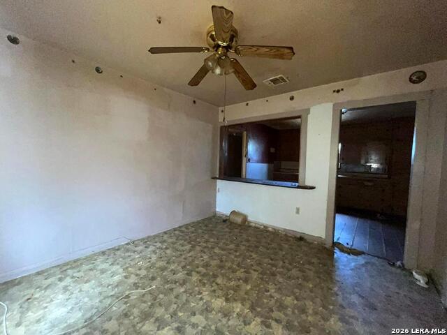 465 Peach St Property Photo 4