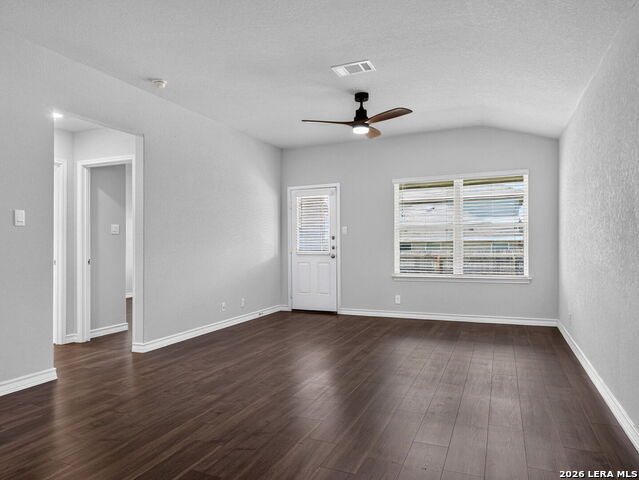 723 Overlook Rdg Property Photo 5