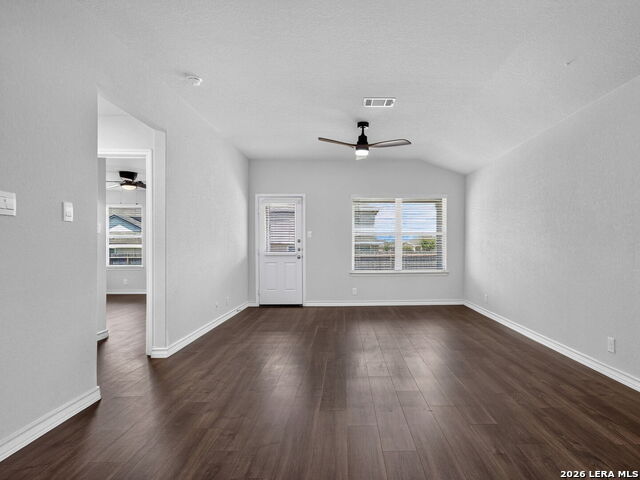 723 Overlook Rdg Property Photo 6