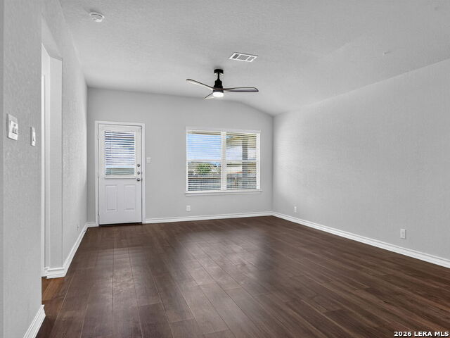 723 Overlook Rdg Property Photo 7