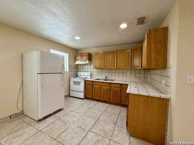 116 Dolores Property Photo 3