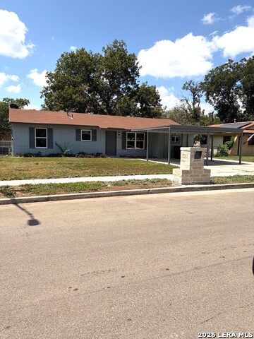 10902 Lazy Oaks Property Photo 2
