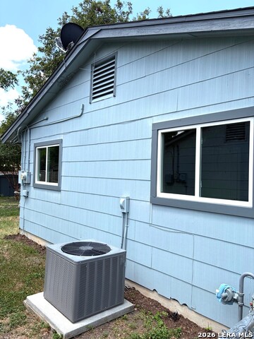 10902 Lazy Oaks Property Photo 5