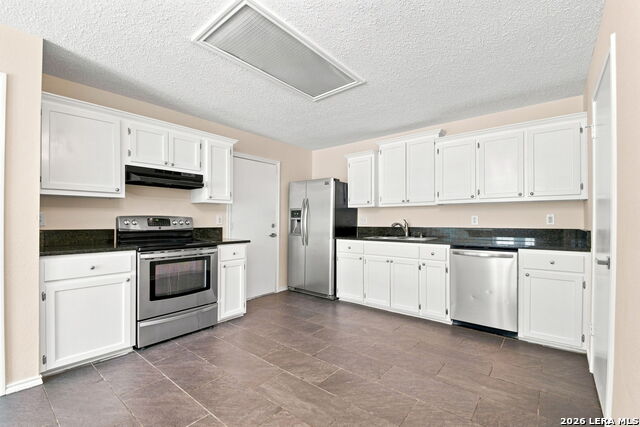 7834 Larcrest Property Photo 11