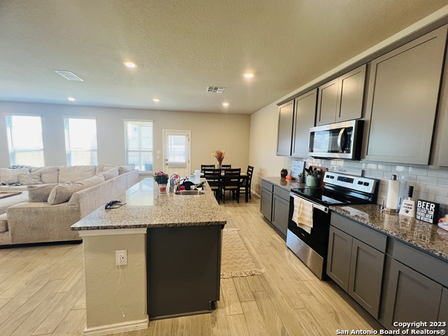 4322 Brigade Bend Property Photo 5