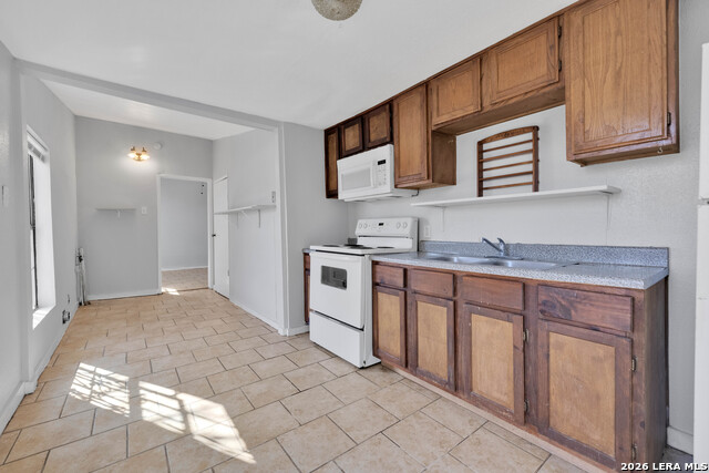 652 N San Ignacio Ave Property Photo 5