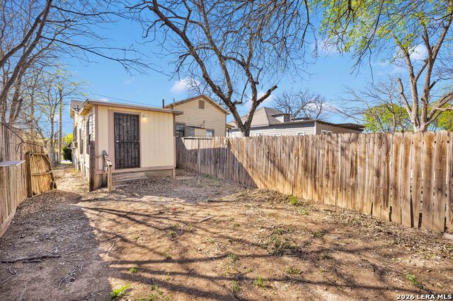 652 N San Ignacio Ave Property Photo 10