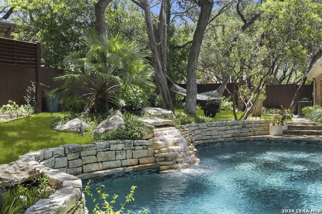 10 Inwood Mnr Property Photo 1