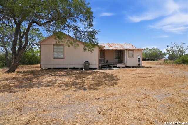 1507 Middle Rd Property Photo 4