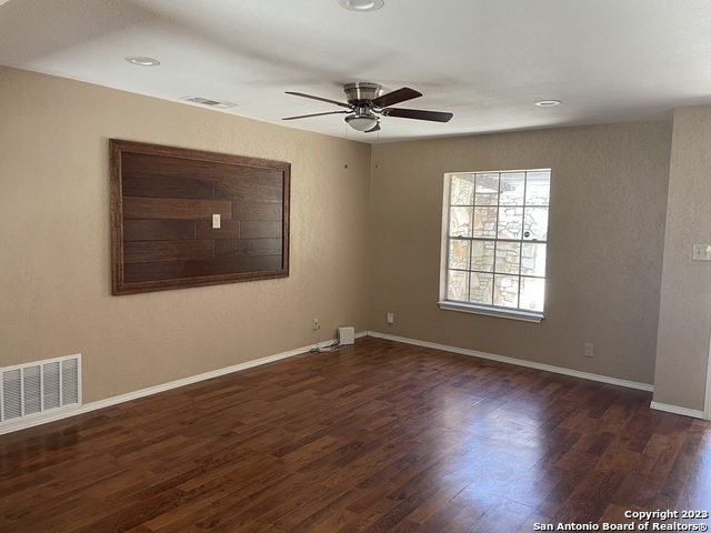 834 Porter St Property Photo 3