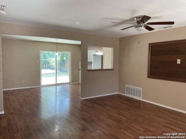 834 Porter St Property Photo 4
