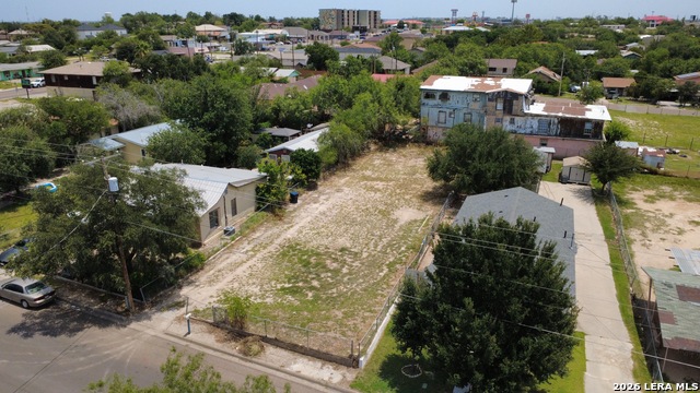246 N Comal St Property Photo 2