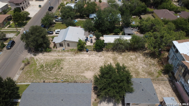 246 N Comal St Property Photo 3