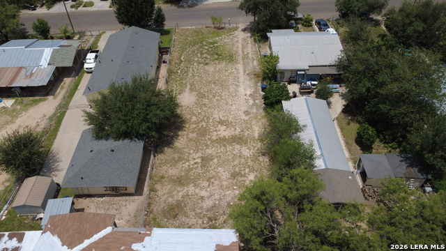 246 N Comal St Property Photo 4