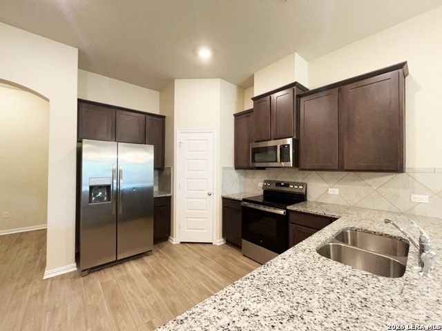 5435 Devils Gate Property Photo 11