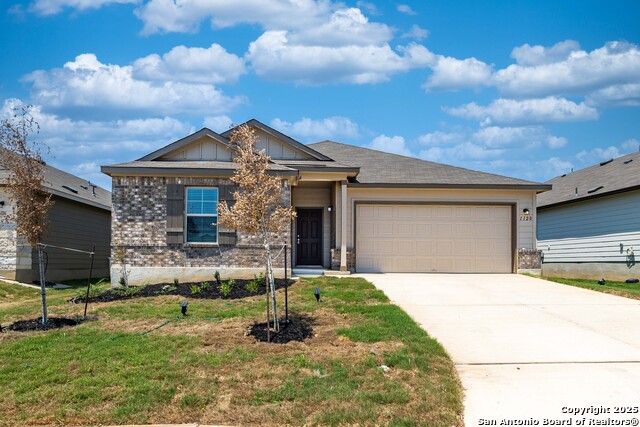 1120 Eagle Crossing Property Photo 1