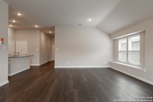 1120 Eagle Crossing Property Photo 3