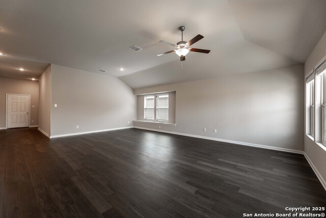1120 Eagle Crossing Property Photo 4