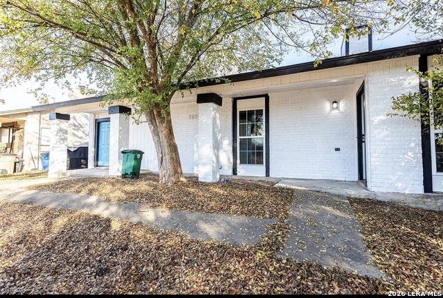 4900 E Stassney Ln Property Photo 2