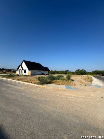 702 Encinal Property Photo 3