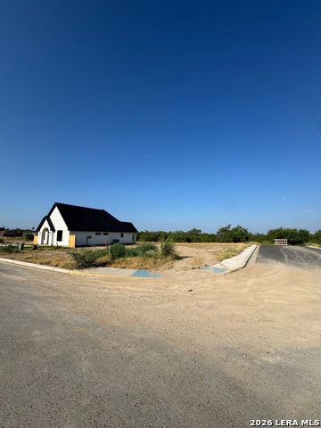 702 Encinal Property Photo 4