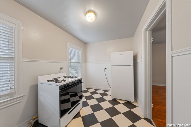 109 W Norwood Ct Property Photo 8