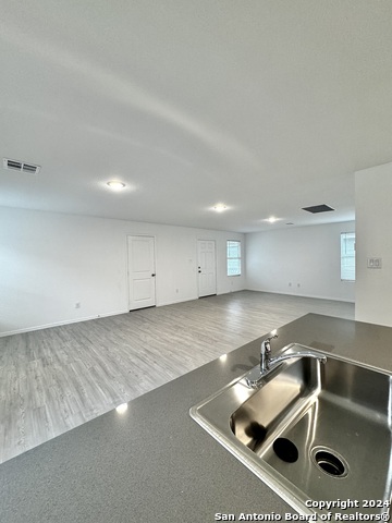 9256 James Bowie Property Photo 2