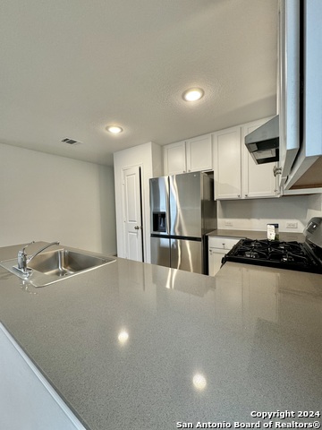9256 James Bowie Property Photo 5