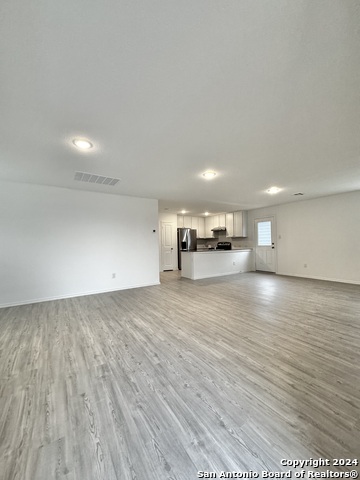 9256 James Bowie Property Photo 7