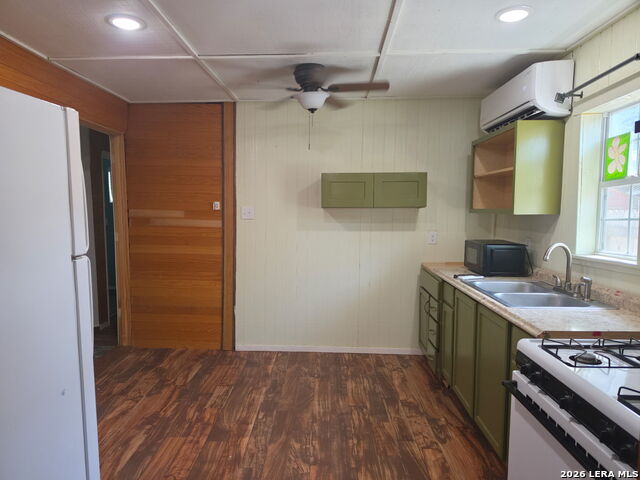 2214 Menchaca Property Photo 6