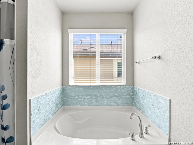 10203 Relic Oaks Property Photo 21