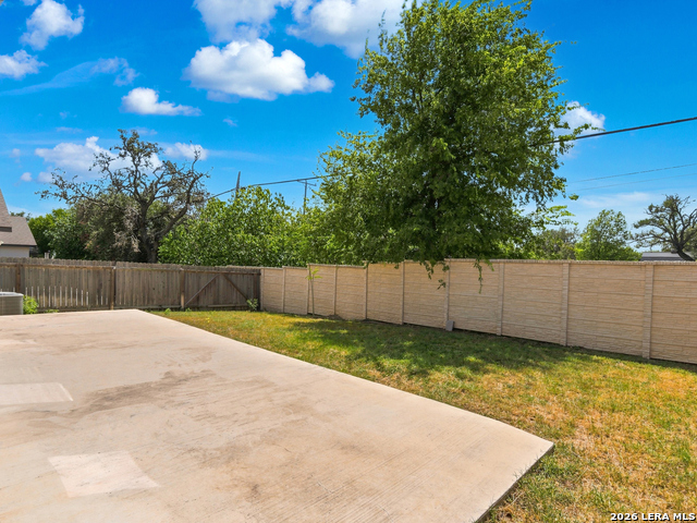 10203 Relic Oaks Property Photo 27