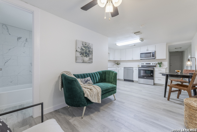 125 Forrest Ave Property Photo 4