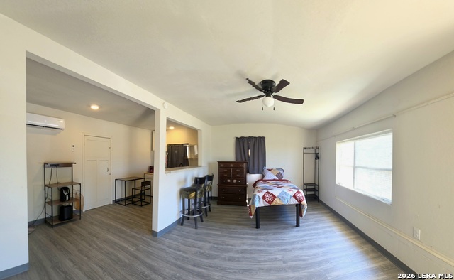 1211 Gladstone Property Photo 3
