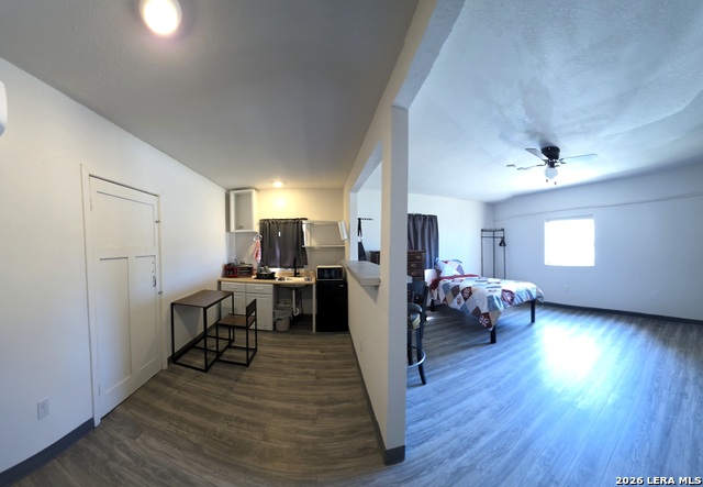 1211 Gladstone Property Photo 5