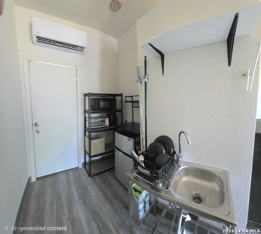 1211 Gladstone Property Photo 10