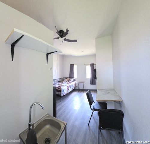 1211 Gladstone Property Photo 11