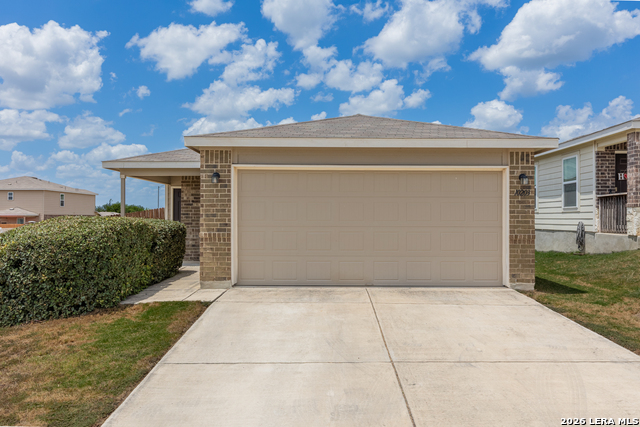 10203 Reyes Hts Property Photo 1